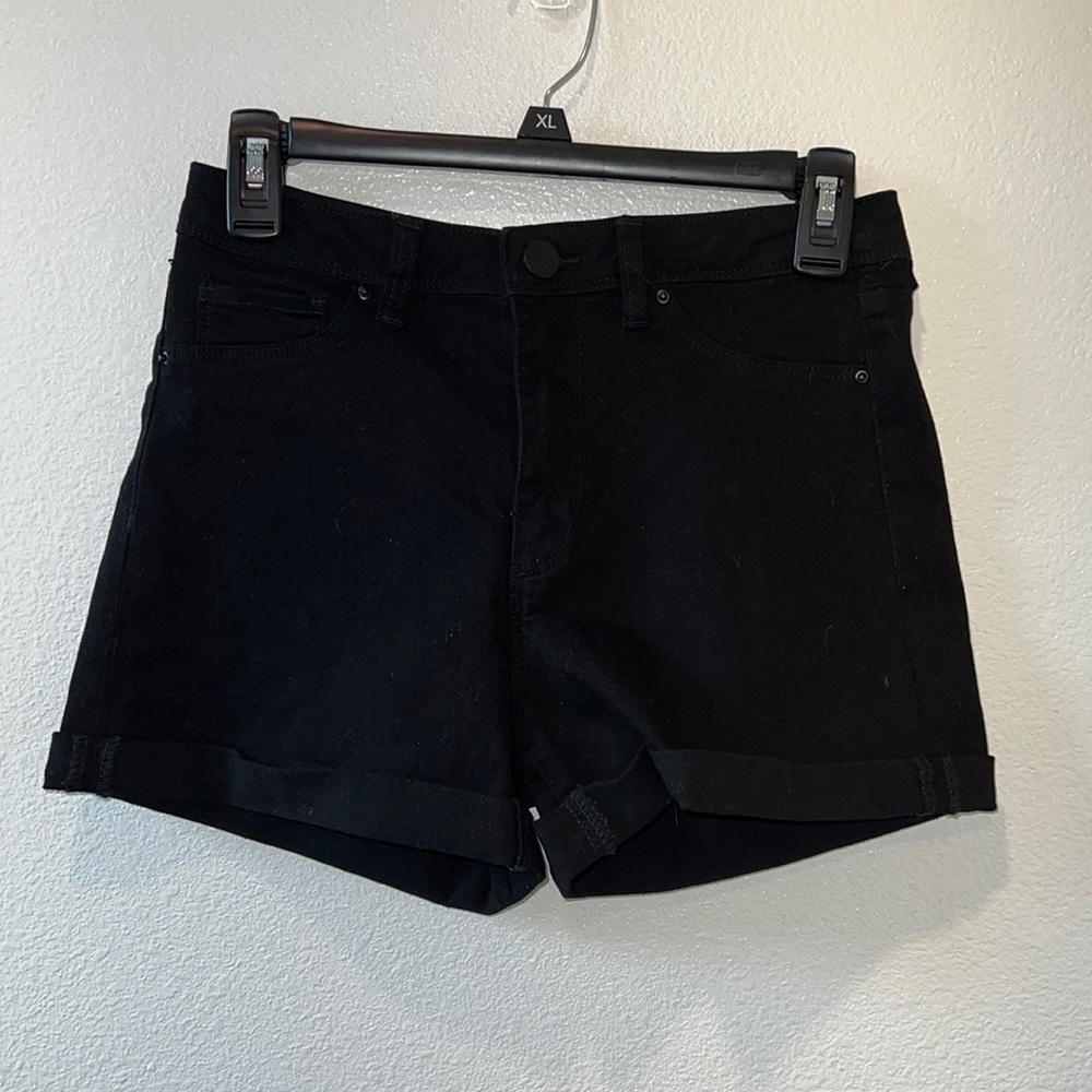 Womens SHEIN Black Cuffed Shorts Size 6